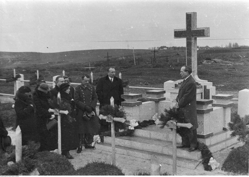 Cmentarz Bajkowa - uroczystość poświęcenia kwatery żołnierzy polskich w 1935 r. (fot. NAC)