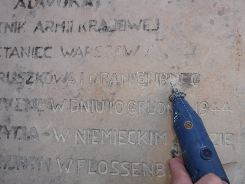 uczytelnianie inskrypcji