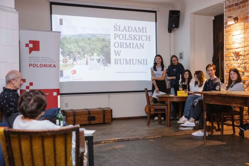 Otwórz galerię (12 fotografii) Południk Zero - Śladami polskich Ormian w Rumunii